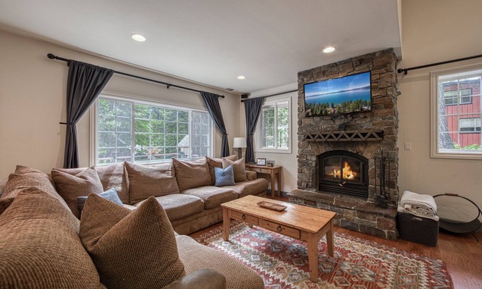 Ridgewood House | Glades Getaway by Tahoe Getaways - Carnelian Bay - Dog OK - Near Hiking/Biking