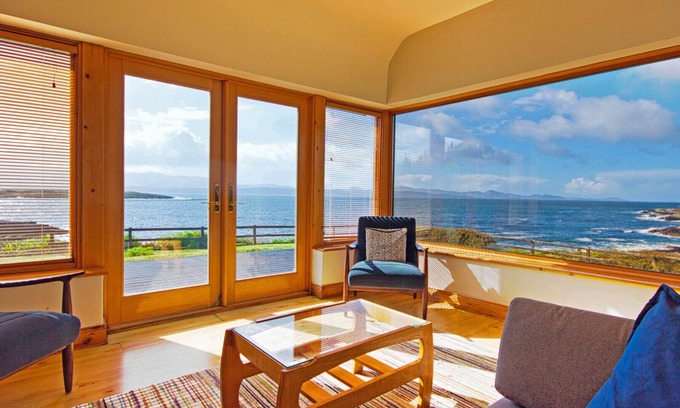 Castlecove House | Gleesk - Two Bedroom House, Sleeps 4