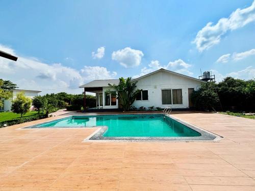 Noida Villa | GoBravo 16- 3BHK Farm with Pool & Lawn- Sector 150 Noida