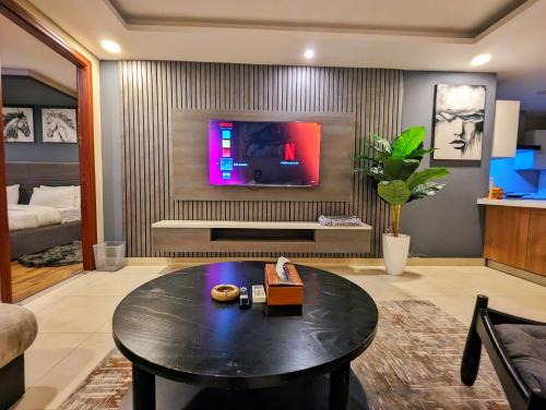 Lahore Apartment | Gold Crest Mall Luxury One Bedroom Apartment DHA Lahore