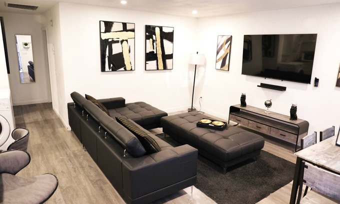 Gateway District Apartment | Golden Retreat