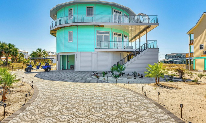 Villa Primera House | Golf Cart + Elevator: Retreat 1 Block to Beach