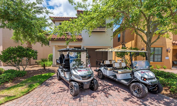 Villa Lago House | Golf Course View Beach House with 2 Golf Carts