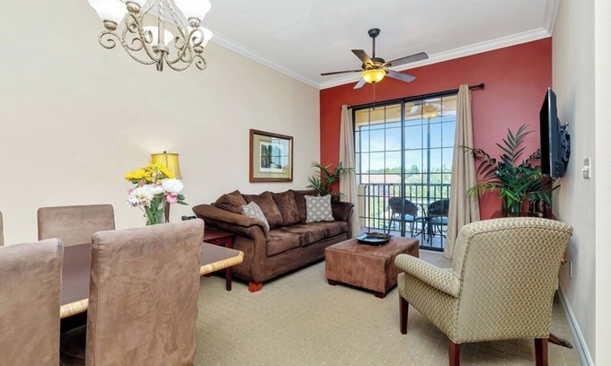 Carrollwood Condo | Golf Resort with Huge Pool, Full Kitchen and Balcony