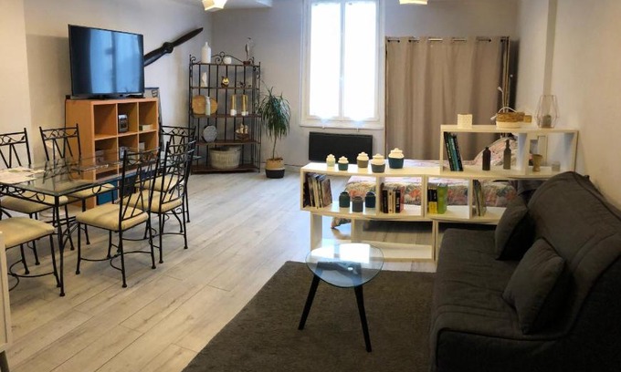Bourges Apartment | Gordaine