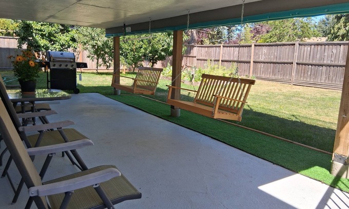 Gordon Head House | Gordon Head BnBnClean & Comfortablenwith everything you'll neednGreat Reviews
