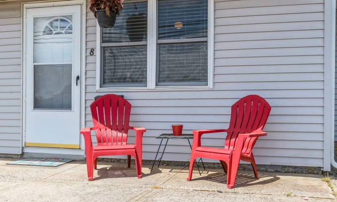 Lavallette Condo | Gorgeous 1 Bedroom Condo Fully Furnished in the heart of the Shore