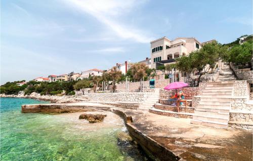 Okrug Donji Apartment | Gorgeous Apartment In Okrug Donji