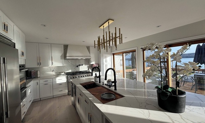 Lansing House | Gorgeous Completely Renovated Lakehouse, directly on lake. 20 mins to Cornell