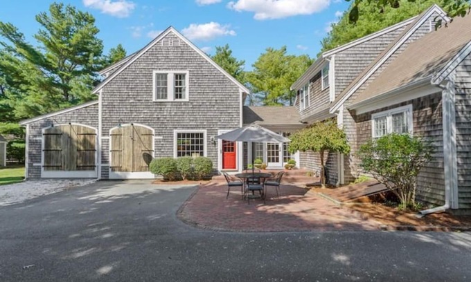 South Dennis Cottage | Gorgeous Getaway on the Cape Cod Bikepath *New!*