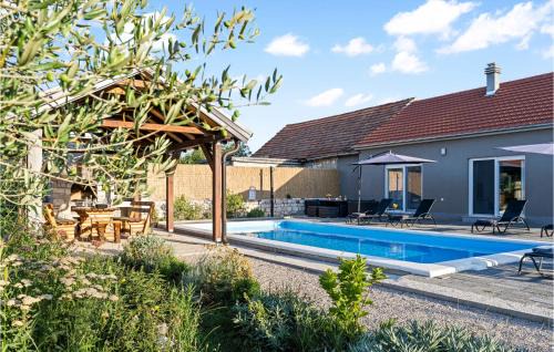 Drinovci House | Gorgeous Home In Drinovci With Wifi