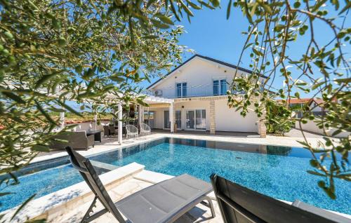 Vrsi House | Gorgeous Home In Vrsi With Wifi