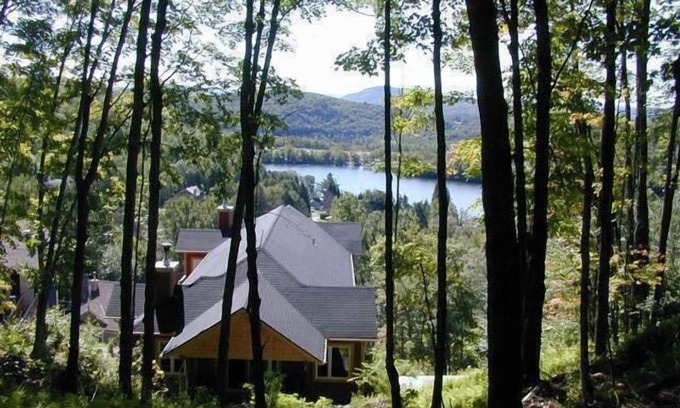 Mont-Tremblant Cottage | Gorgeous/Peaceful Cottage on the mountain with deers and birds.