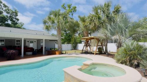 North Myrtle Beach House | Gorgeous Private Villa Pool Hot tub