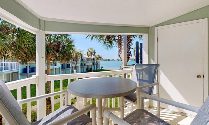 Villa Sabine Condo | Gorgeous Soundside Home close to everything and Beach Access