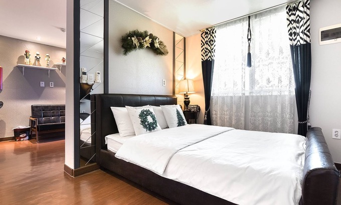 Toseong House | Gosung Christmas Pension