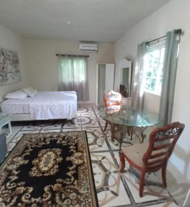 Ocho Rios Bed & Breakfast | Grace Garden Guesthouse