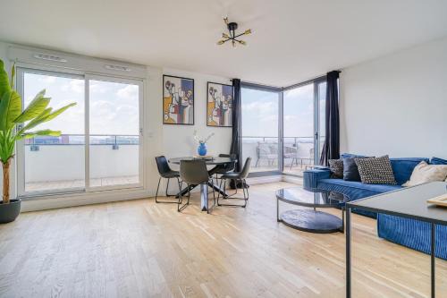 Rueil-Malmaison Apartment | Grand appartement avec belle vue Paris