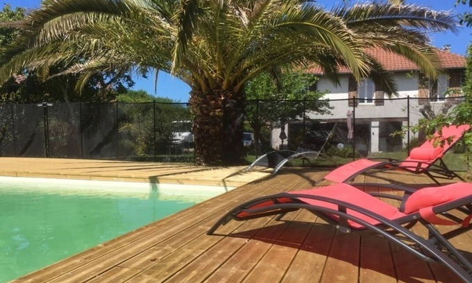 Saubrigues House | Grand Gite Pour 20 Personnes Avec Piscine a 15min des Plages de Capbreton