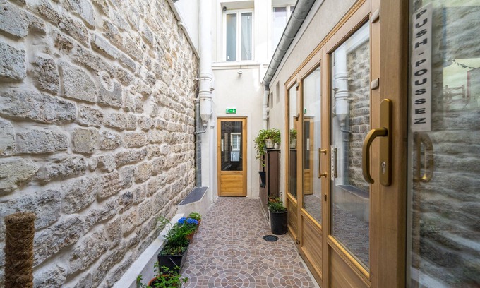 Montmartre Hotel | Grand Hôtel de Clermont