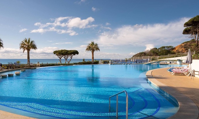 Areias de Sao Joao Apartment | Grand Muthu Oura View Beach Club