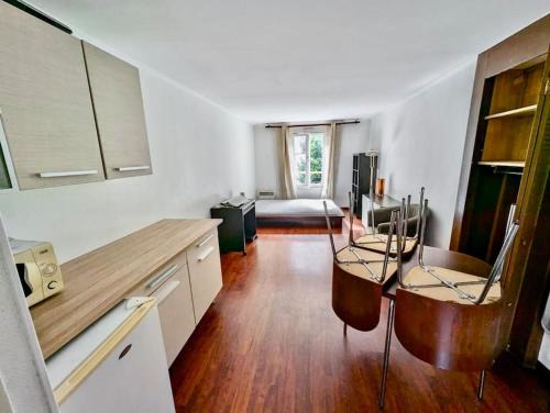 Quartier Chorier-Berriat Apartment | Grand Studio - Proche Hyper centre - Calme & Tout Equipé