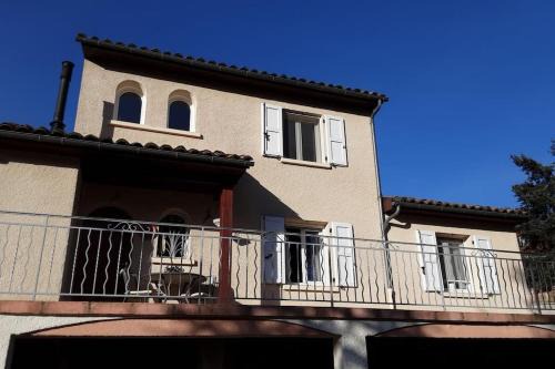 Saint-Flour Apartment | Grand T1 meublé