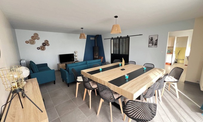 Les Ponts-de-Ce House | Grande Maison Familiale et Conviviale 14 Personnes Avec une Belle Salle de Jeux