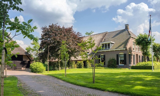 Dwingeloo Other | Grandeur Farmhouse in Dwingeloo at a National Park