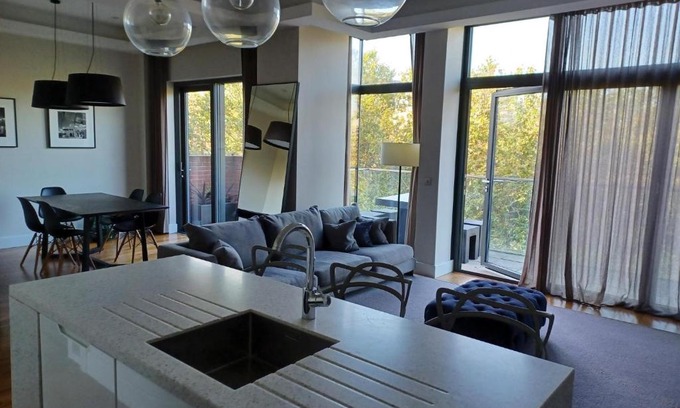 Holborn and Covent Garden Apartment | Grays Inn by Aeria Apartments