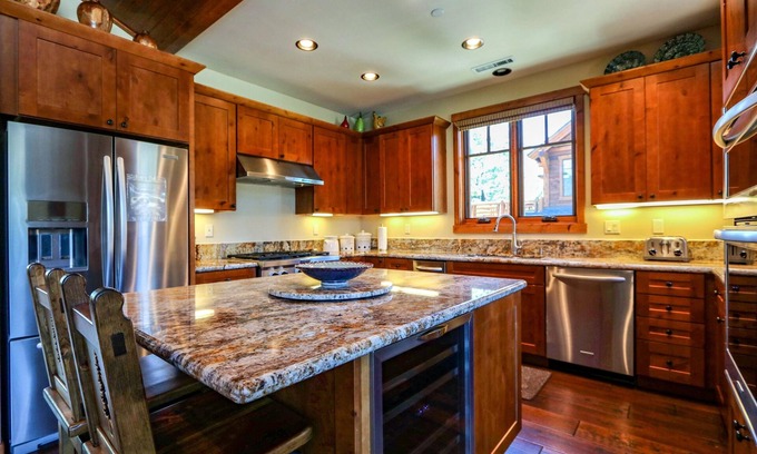 Mammoth Lakes House | Graystone 2088 4 Bedroom Home by RedAwning