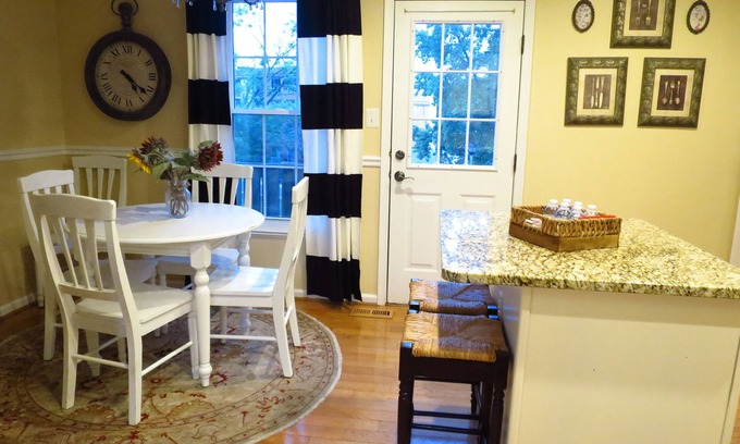 Nauck House | Great 3 bedroom, 2.5 bath with attached garage close to everything!