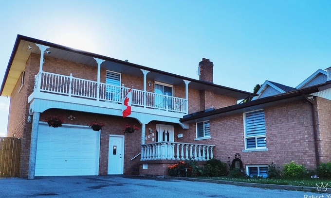 Niagara Falls House | Great Falls Home -walk to the Falls. Spacious house for family