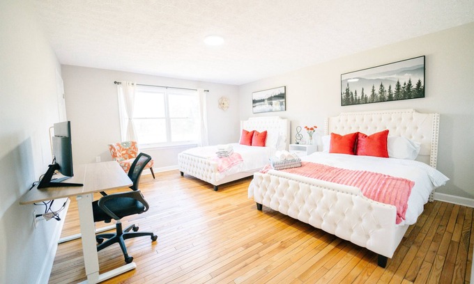 Great Falls House | Great Falls Modern Escape: 10BR/5BA Luxury Retreat!