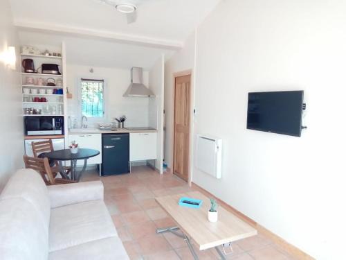 Greoux-les-Bains Apartment | GREOUX LES BAINS Maisonette avec terasse de 30 m2 et parking privé