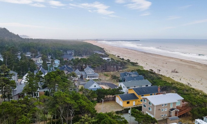 Rockaway Beach House | Grey Haven - Rockaway Beach, OR