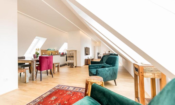 Graz City Centre Apartment | Große Dachgeschosswohnung im Herzen von Graz
