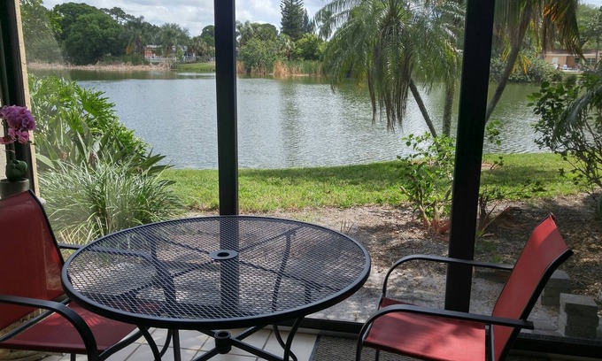 Gulf Gate Estates Condo | GROUND FLOOR, LAKE VIEW, PET FRIENDLY