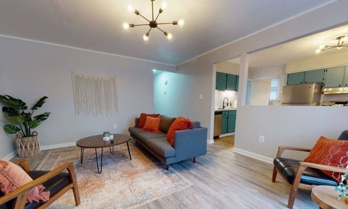 Madison Heights House | Groveland 3B/1B Design · Groveland 3BR/1BTH Designer Ranch in Madison Hts