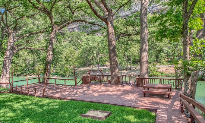 New Braunfels House | Guadalupe Riverfront Home! Multi level deck, fire pit. pool table & 2 dogs!