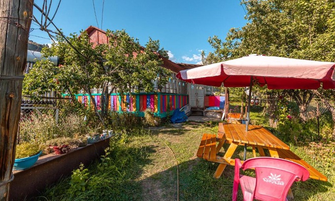 Omalo House | Guest House Nazo