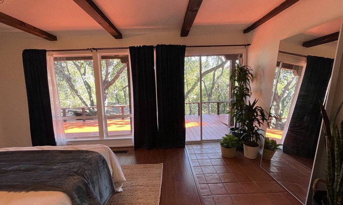 Los Altos Hills House | Guest Suite Retreat in Los Altos Hills