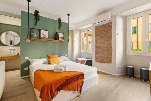 Chinatown Apartment | GuestHost - Sempione & Garibaldi Comfy Studio