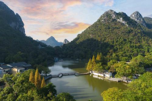 Xiufeng Hotel | Guilin Reed Flute Retreat Free pick-up train station over 2 nights
