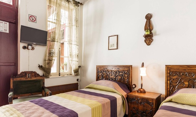 Yenisehir Bed & Breakfast | GUL HANIM HOUSE BOUTIQUE HOTEL WHITE ROSE ROOM in the walled city Nicosia