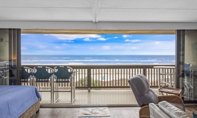 Port Aransas Condo | Gulf Shores 308 Third Floor Beachfront View 2 Bedroom 2 Bathroom Condo