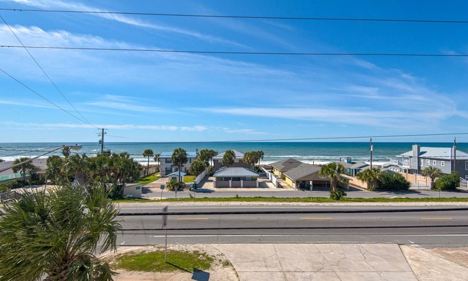 Bahama Beach Condo | 🌊Gulf VIEWS-Huge Balcony-Beach Access-Ocean Overlook 302