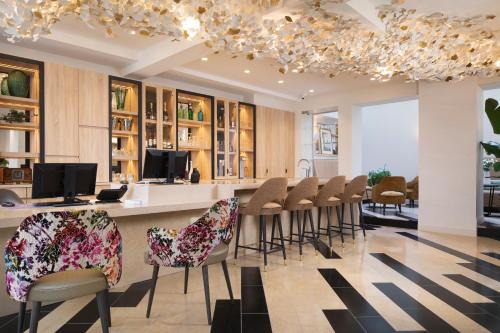 8th Arrondissement Hotel | Hôtel des Champs-Elysées