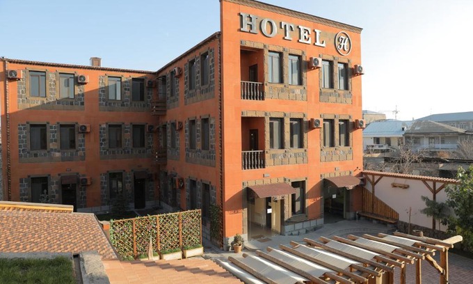 Vagharshapat Hotel | H Resort Hotel Vagharshapat Armenia