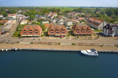 Wiek Apartment | hafennahe Ferienwohnung mit Balkon und Meerblick - Hafenhäuser Wiek Wohnung 15